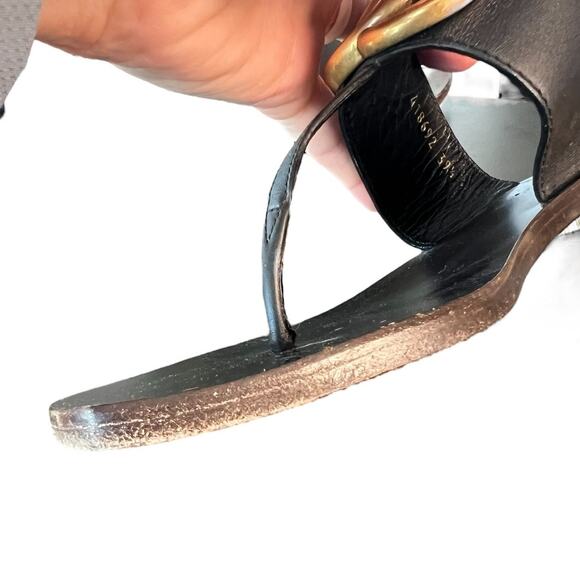 Gucci Marmont Logo Leather Thong Sandal in Black - Picture 10 of 16